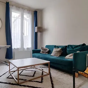  Сasa de vacaciones Modern 1 Bedroom Near The Metro. Francia